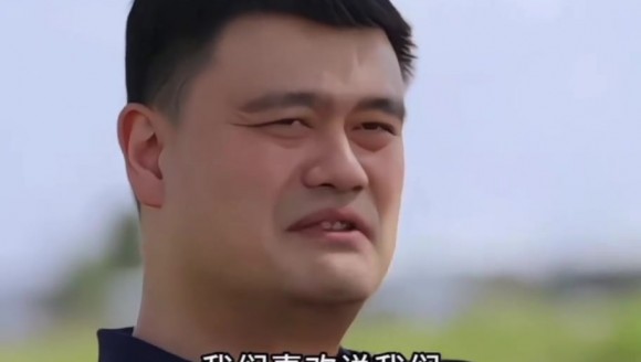 姚明:我们是抱着学习的态度打篮球,而外国人却是抱着生存...